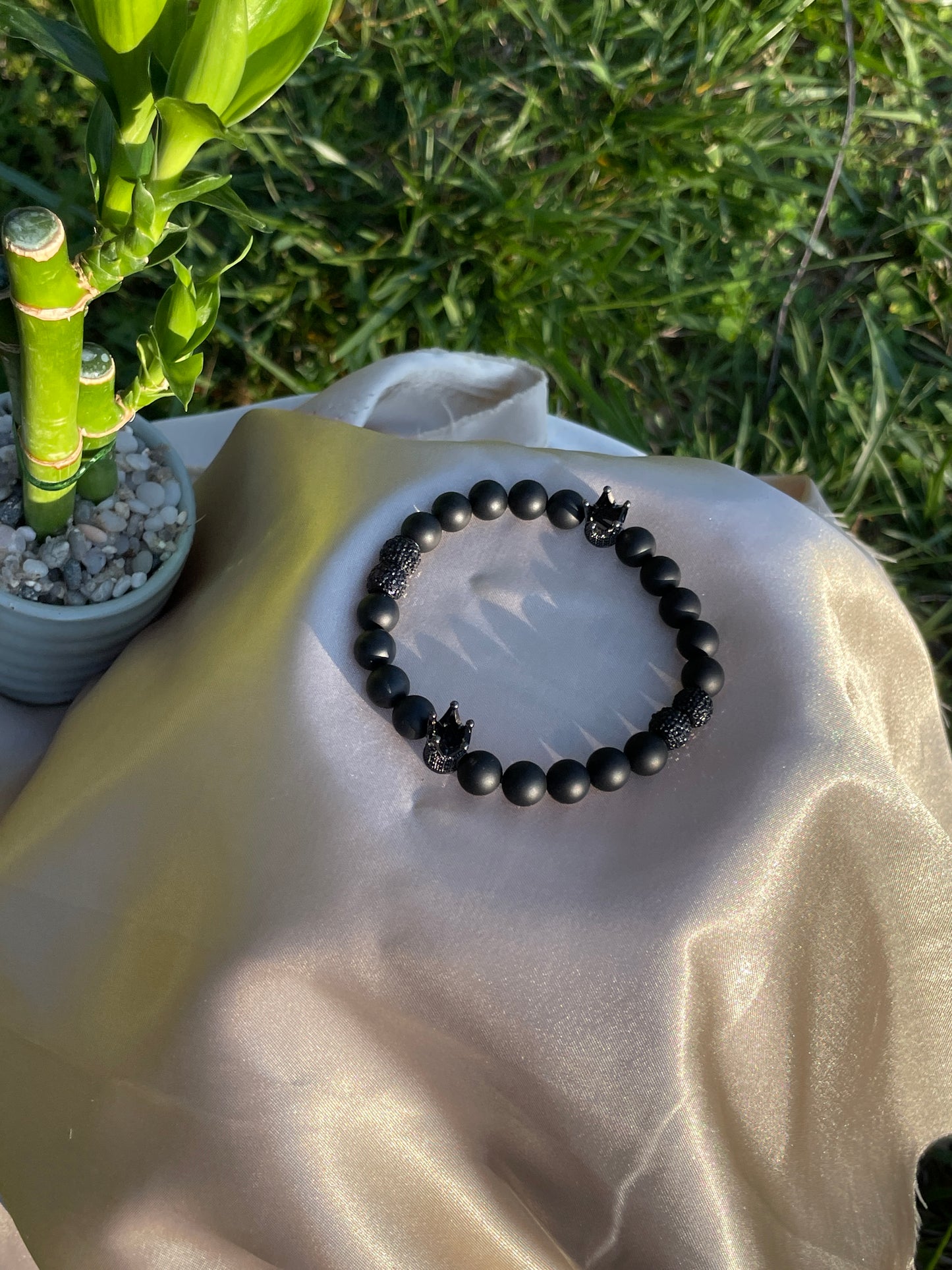 8mm Black Onyx Crown Bracelet